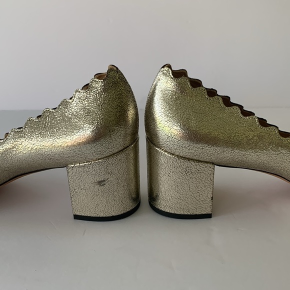 Chloe Gold leather Lauren scallop trim leather pump. Block heel. Slip on shoe. - Picture 8 of 9